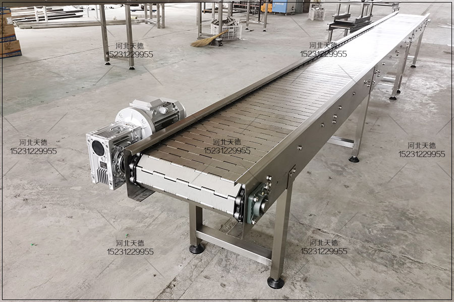 鏈板輸送機